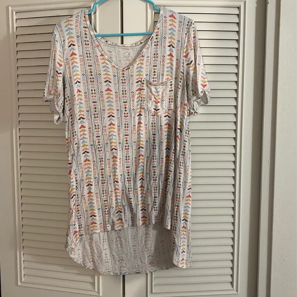 Tribal Print T-shirt - Picture 1 of 4